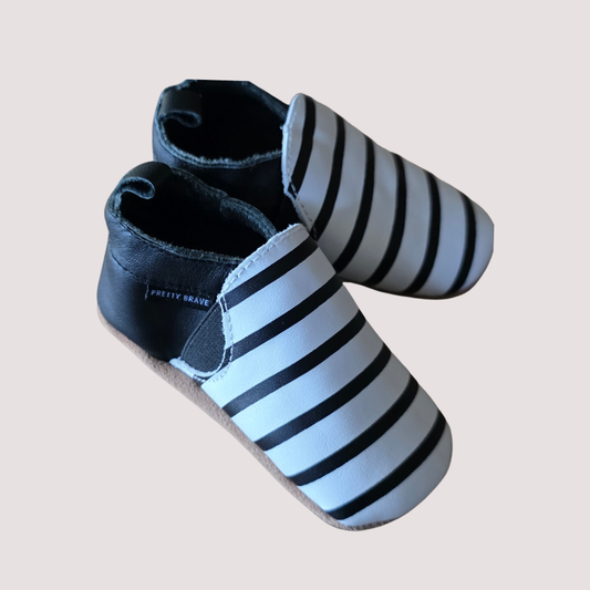 Pretty Brave Shoes Size L 12-18m