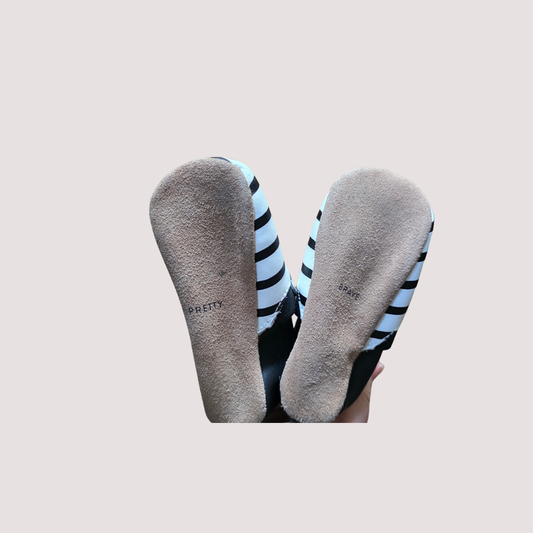 Pretty Brave Shoes Size L 12-18m