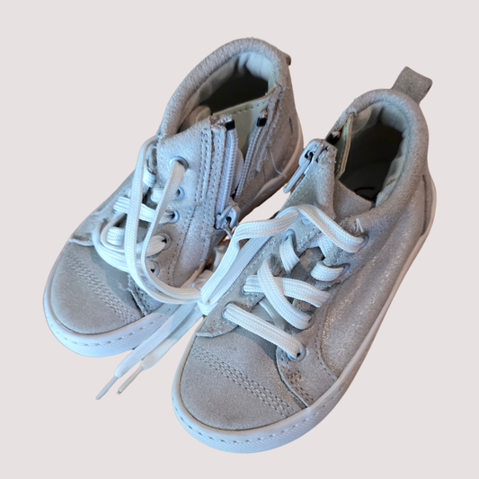 Clarks Silver High-Top Sneakers – Size 6F (AU 6)