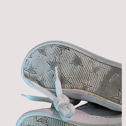Clarks Silver High-Top Sneakers – Size 6F (AU 6)